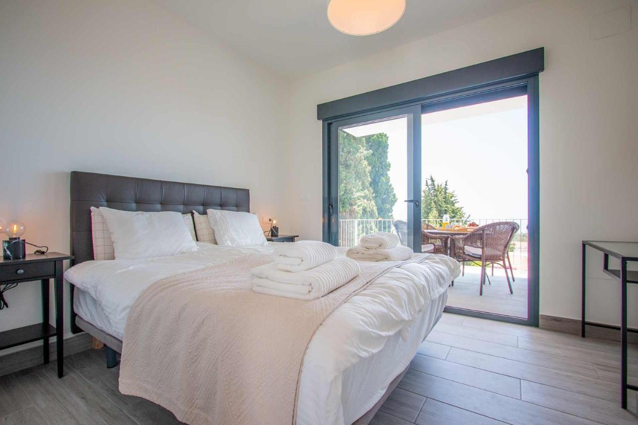 Villa Capistrano Garden, Piscina Privada Y Vistas Al Mar Nerja Exterior foto